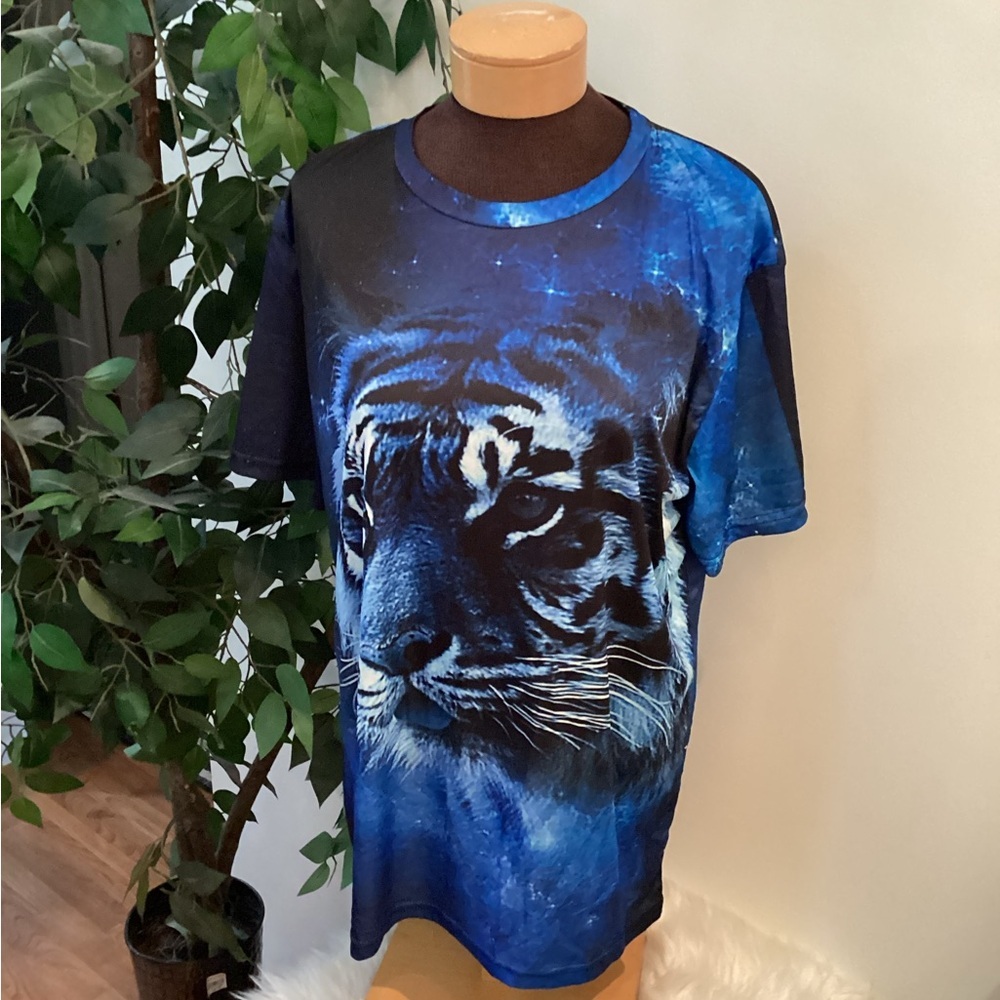 Unbranded short sleeve Crewneck tee fierce tiger theme men’s size XXL